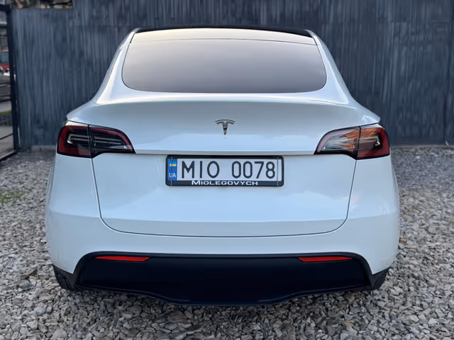 Tesla Model Y - фото 4