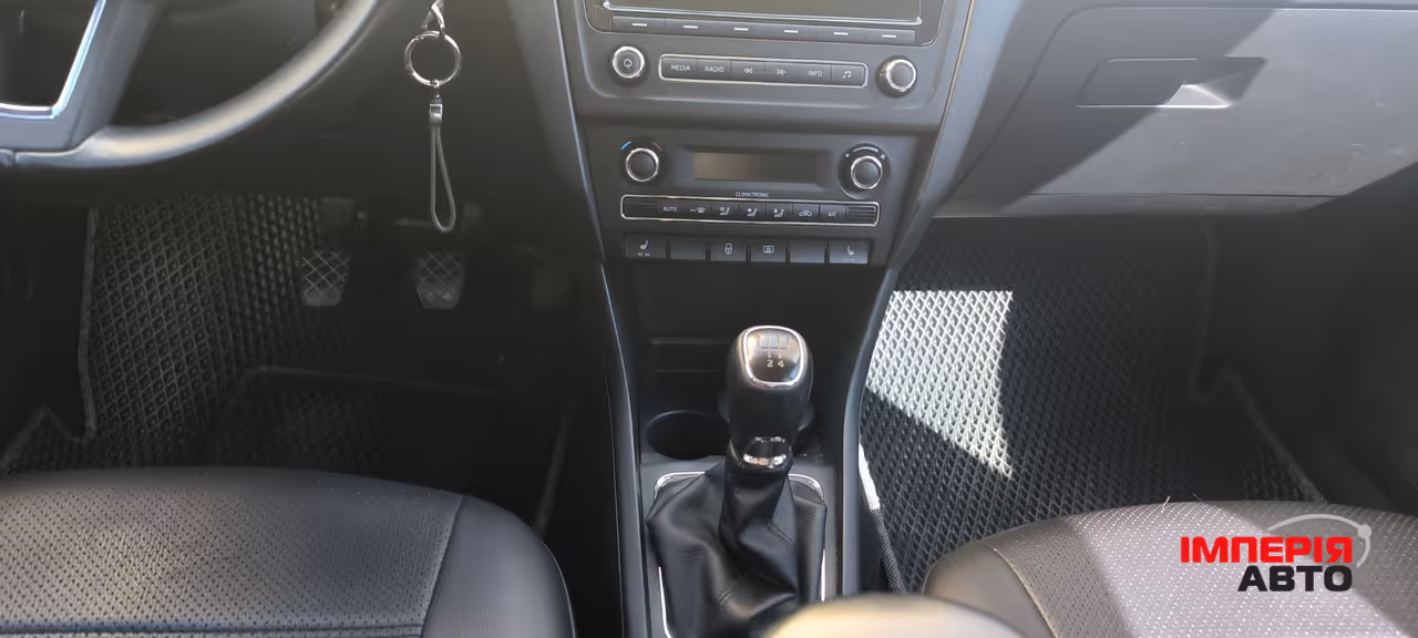 Skoda Rapid - фото 16