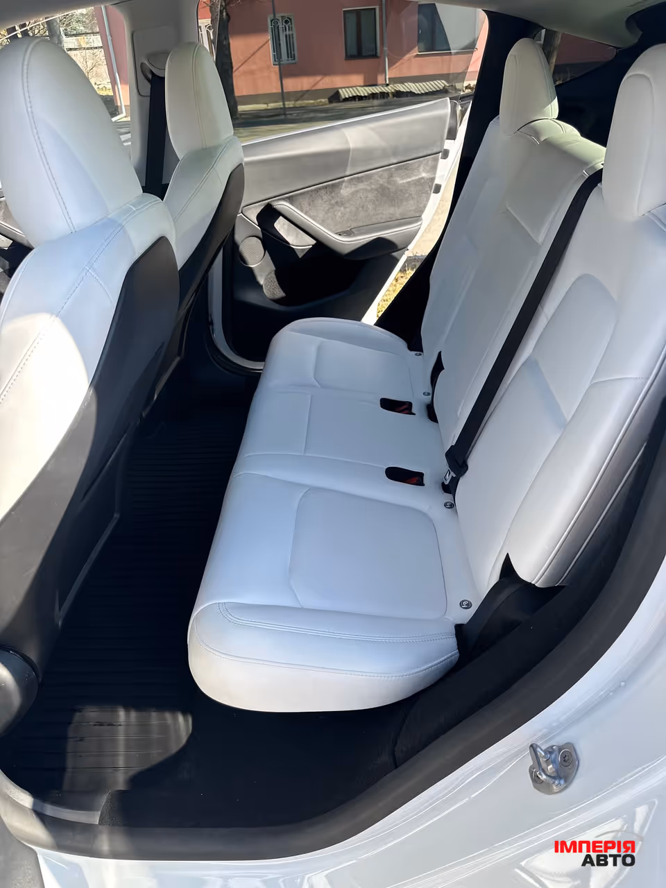 Tesla Model Y - фото 8