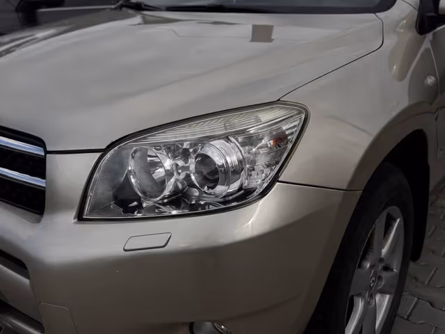 Toyota RAV4 - фото 3