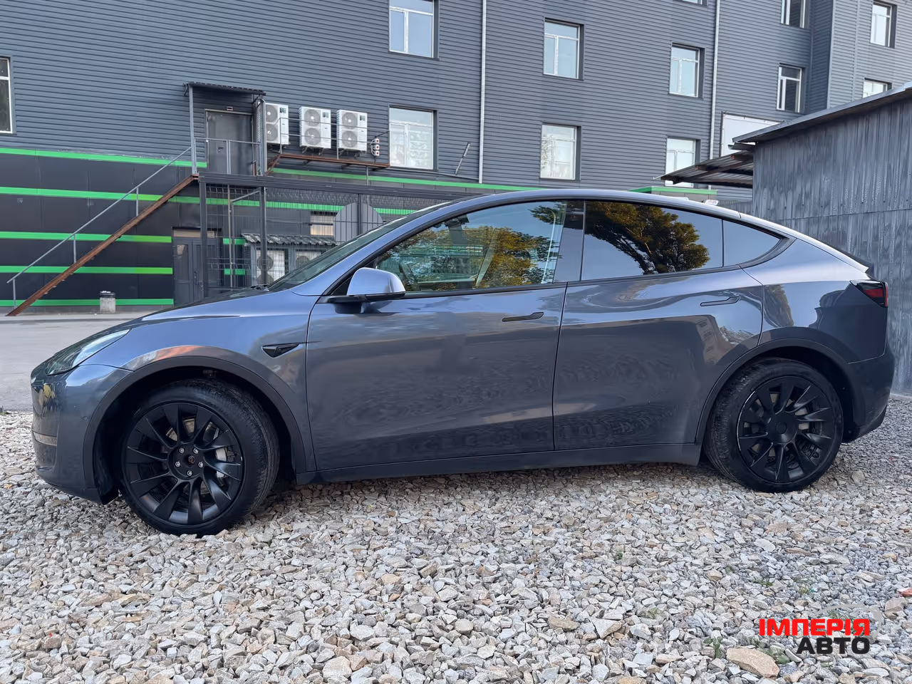 Tesla Model Y - фото 3