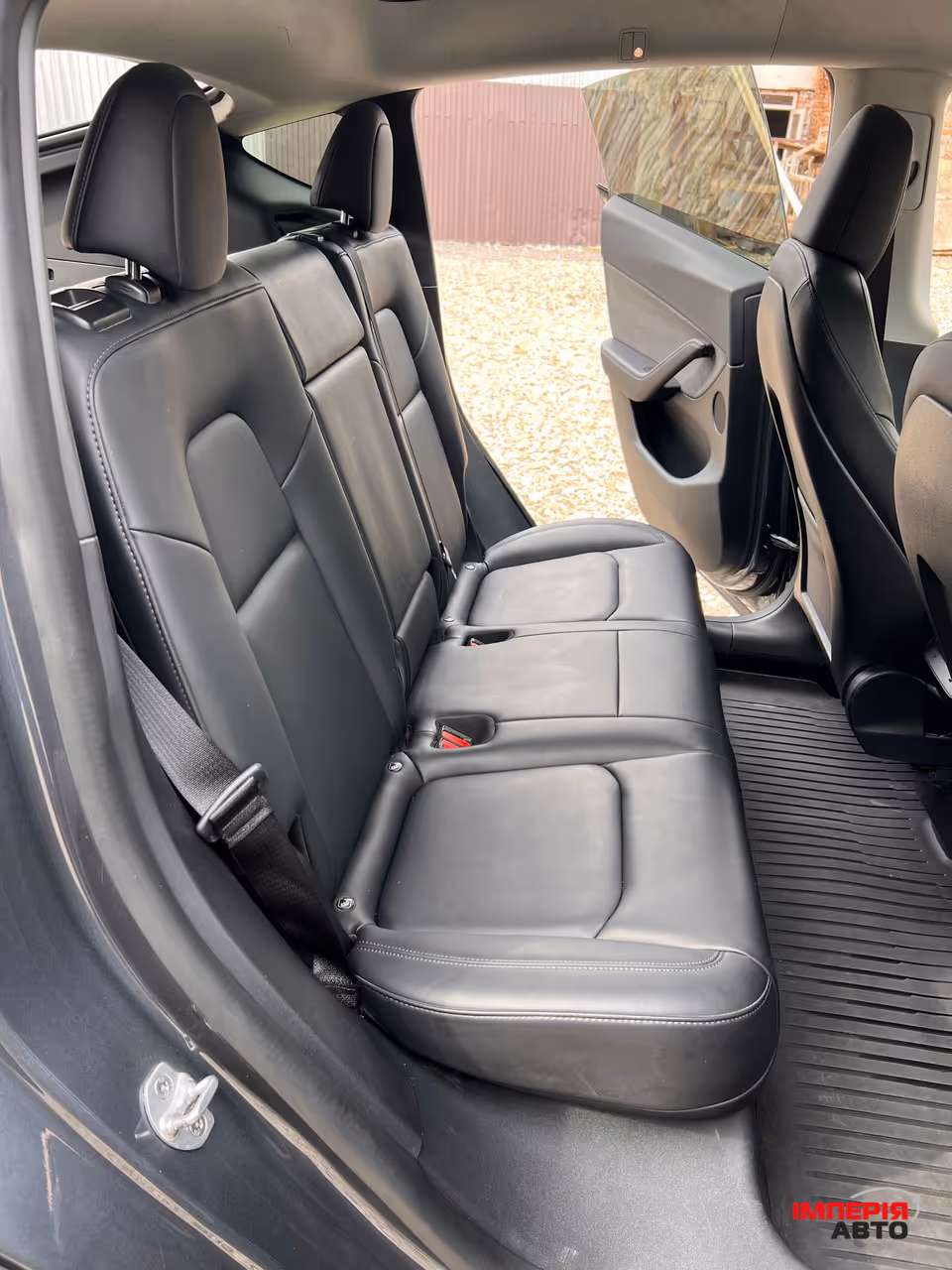Tesla Model Y - фото 8