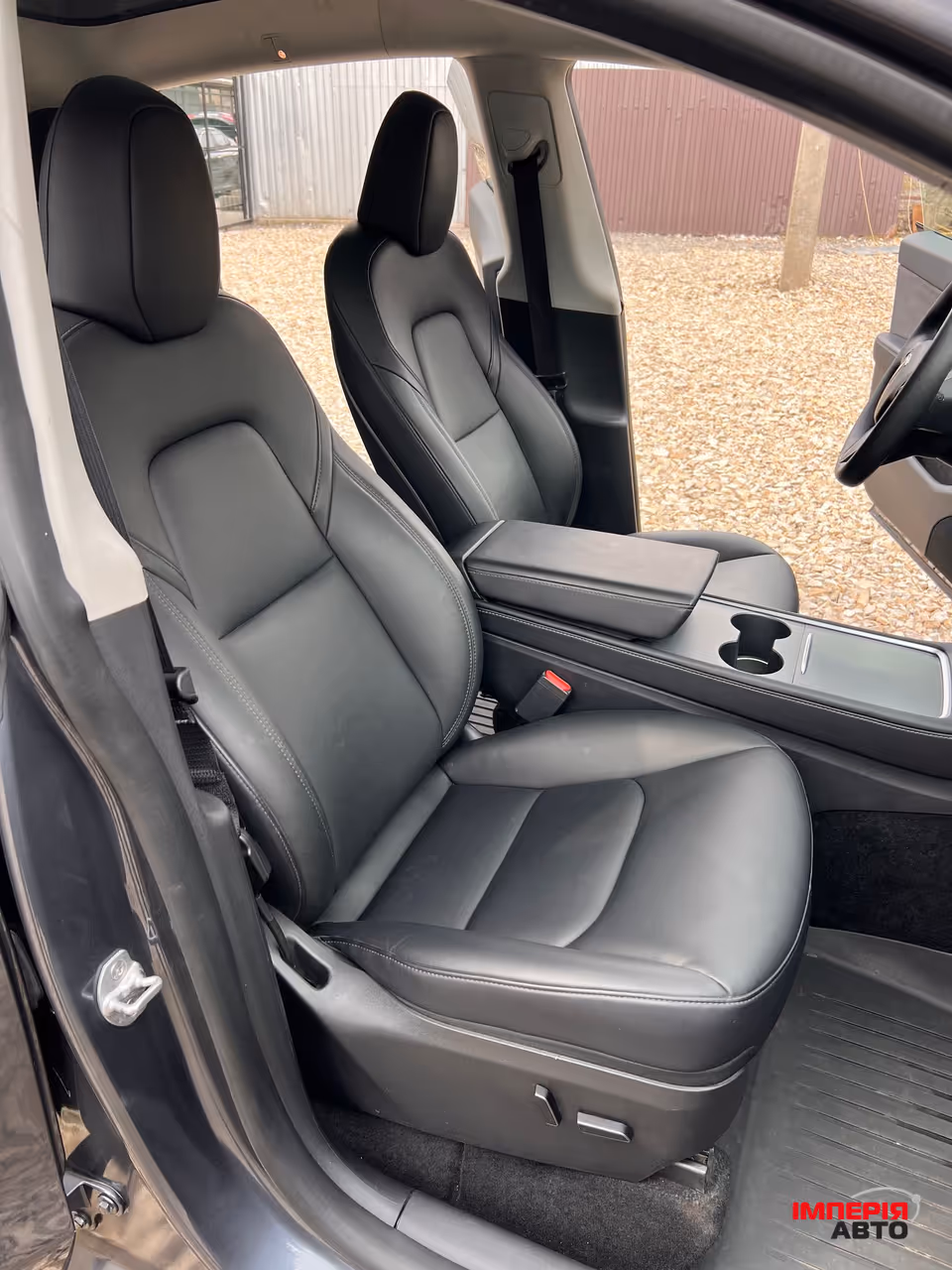 Tesla Model Y - фото 10