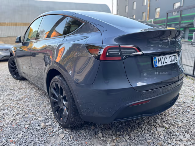 Tesla Model Y - фото 4