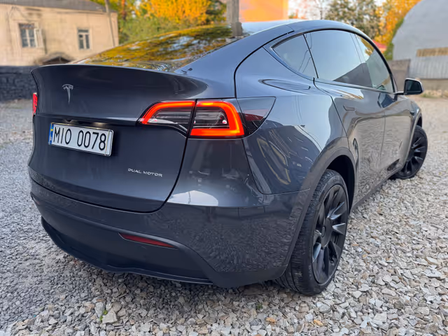 Tesla Model Y - фото 5