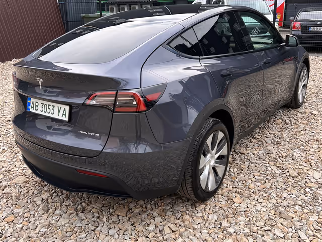 Tesla Model Y - фото 4