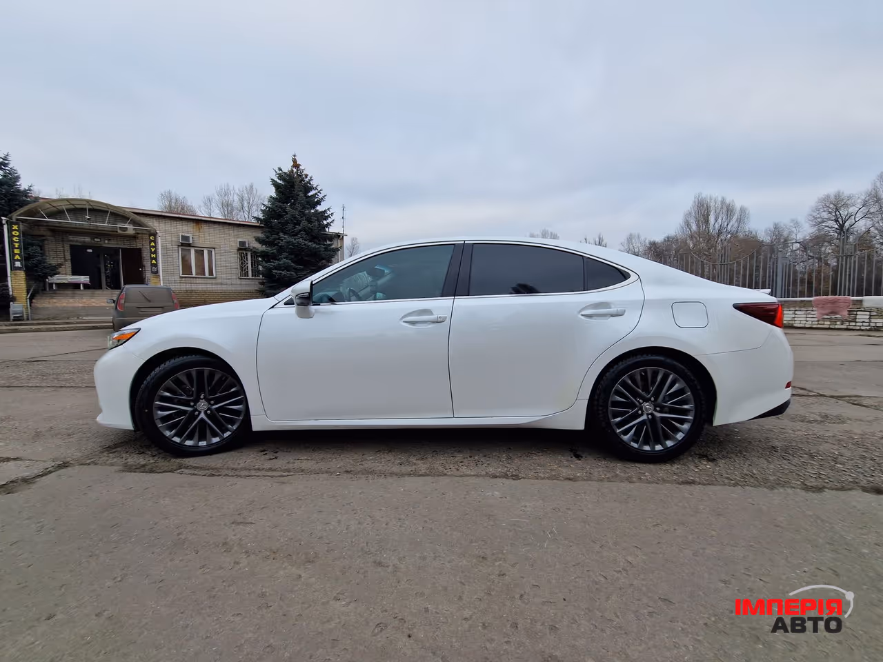 Lexus ES - фото 7
