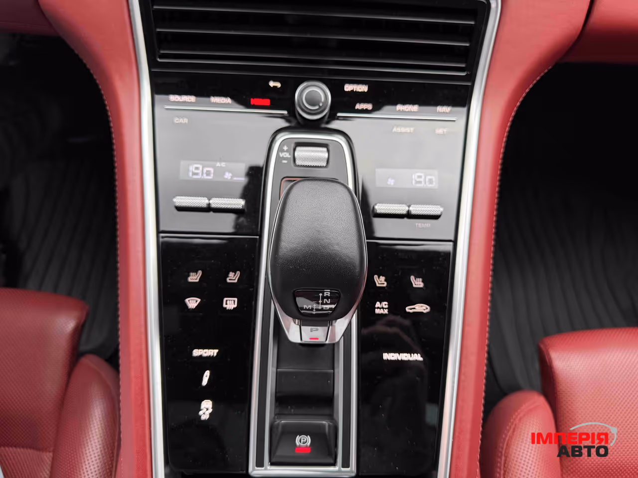 Porsche Panamera - фото 39