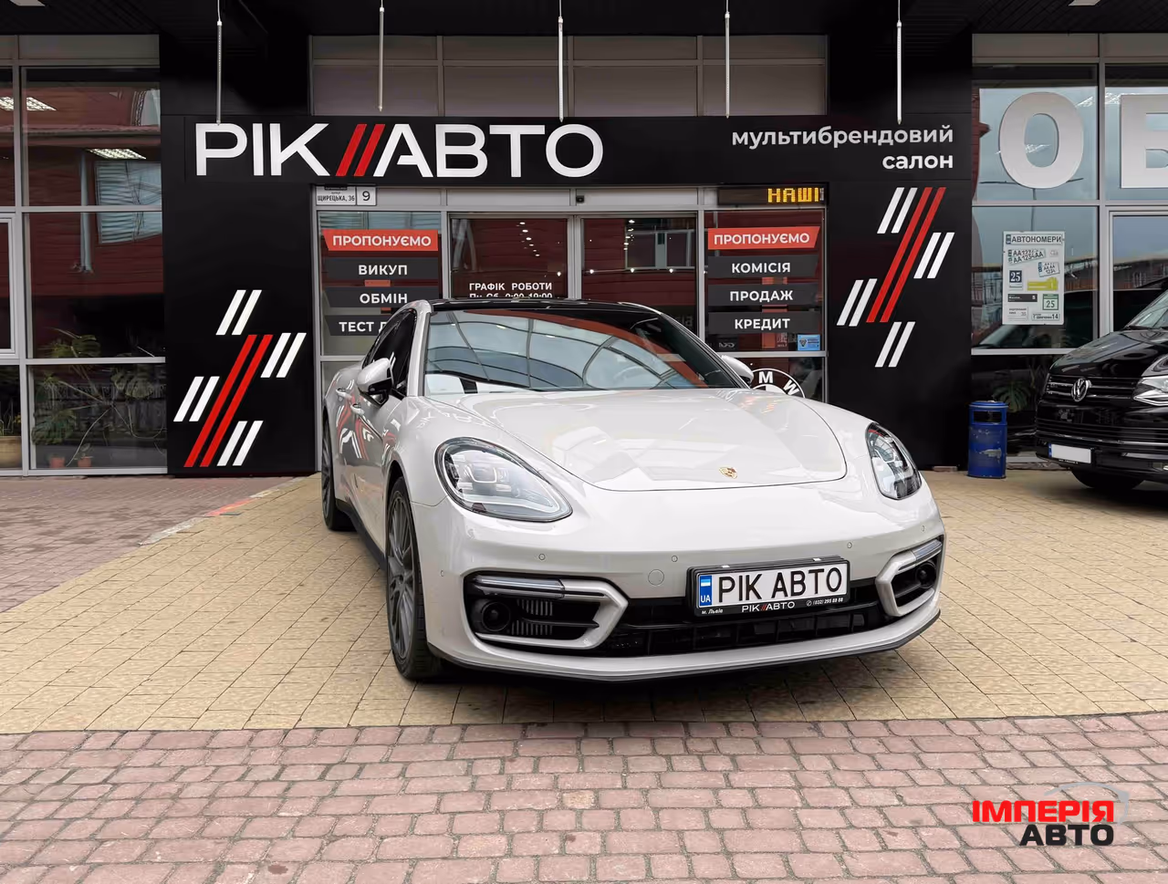 Porsche Panamera - фото 1