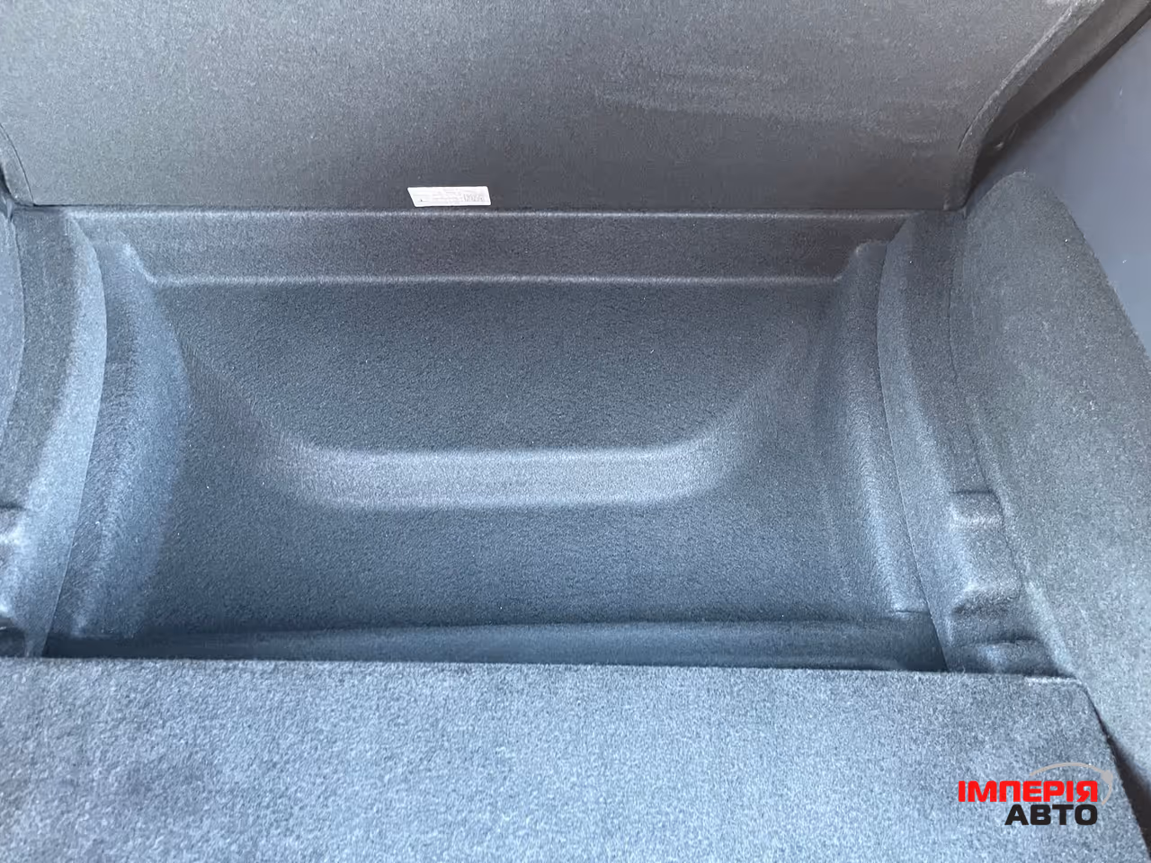Tesla Model Y - фото 27