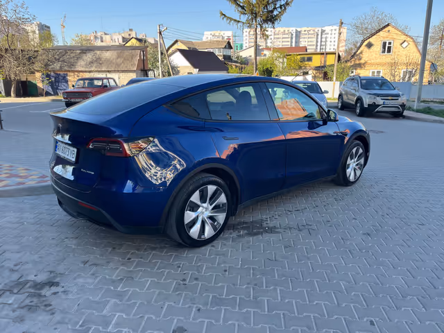 Tesla Model Y - фото 4