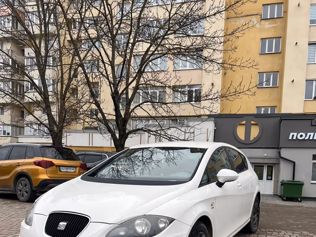 SEAT Leon - фото 1