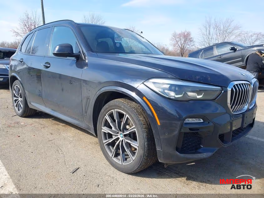 BMW X5 - фото 1
