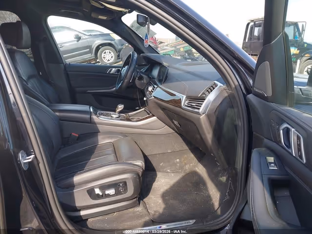 BMW X5 - фото 5