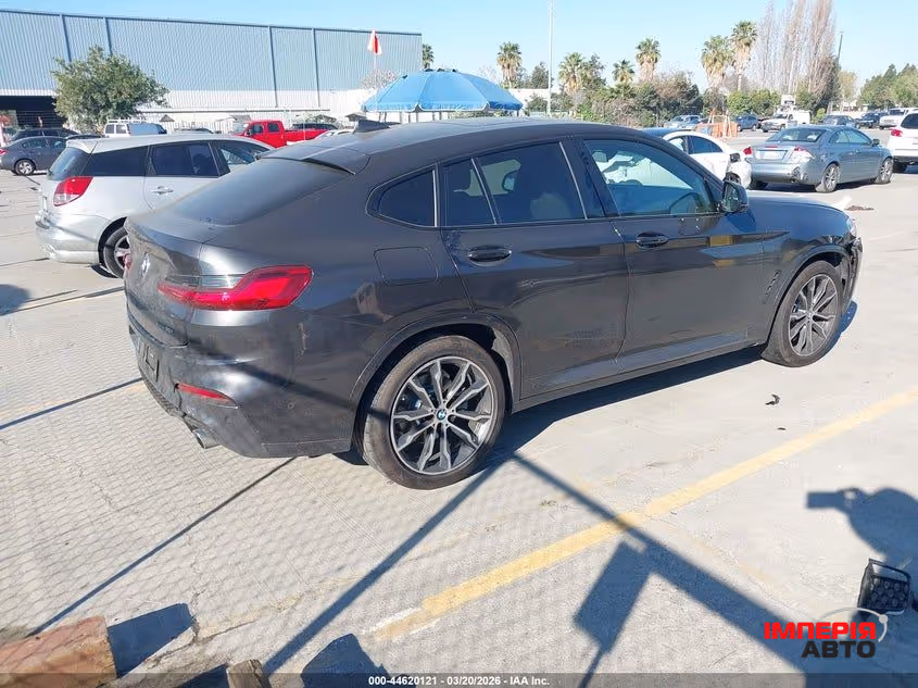 BMW X4 - фото 4