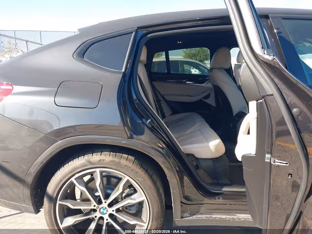 BMW X4 - фото 5