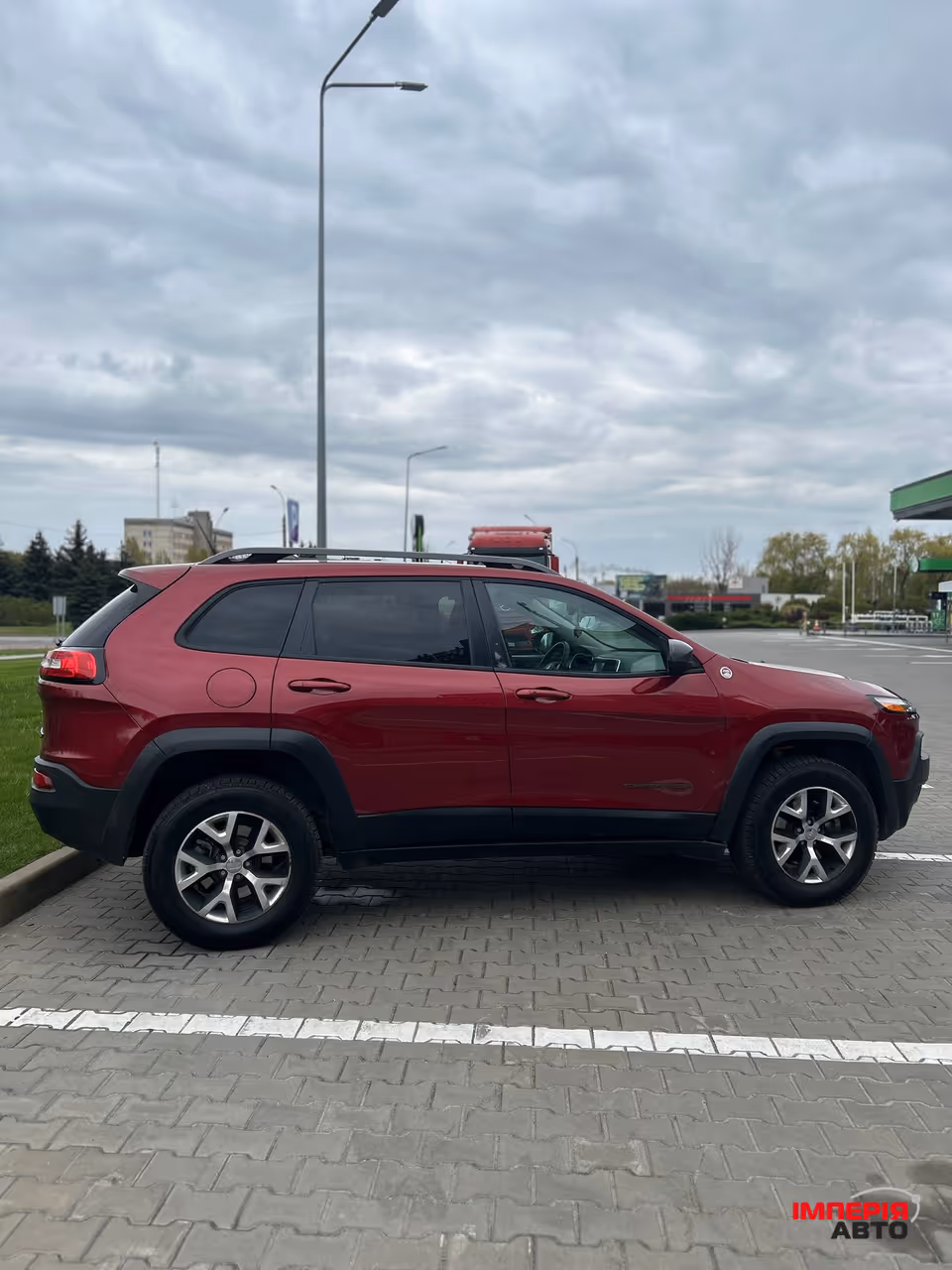 Jeep Cherokee - фото 8
