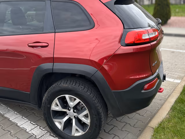 Jeep Cherokee - фото 5