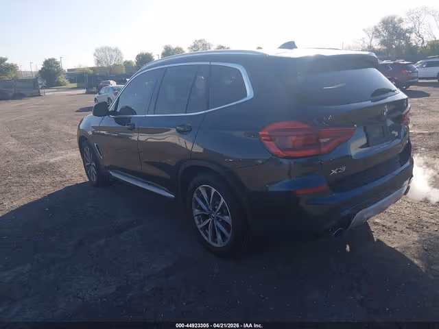 BMW X3 - фото 3
