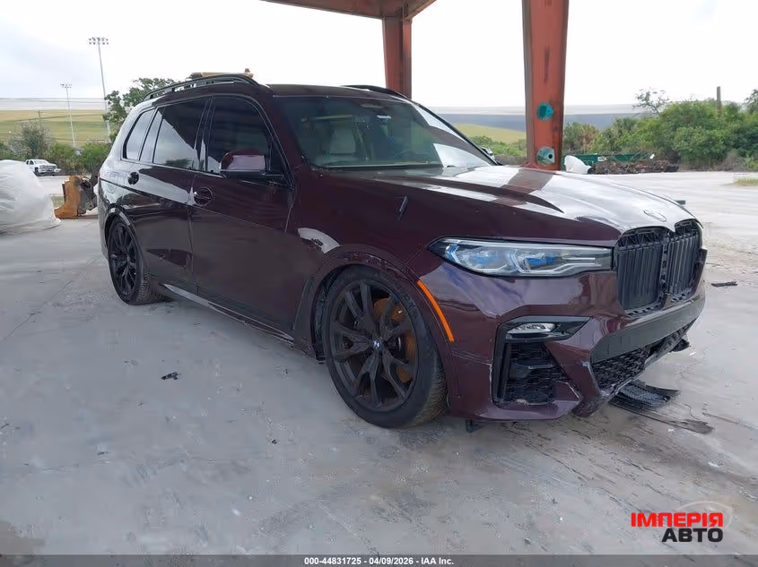 BMW X7 - фото 1