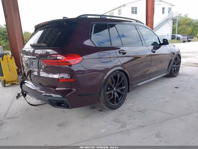 BMW X7 - фото 2