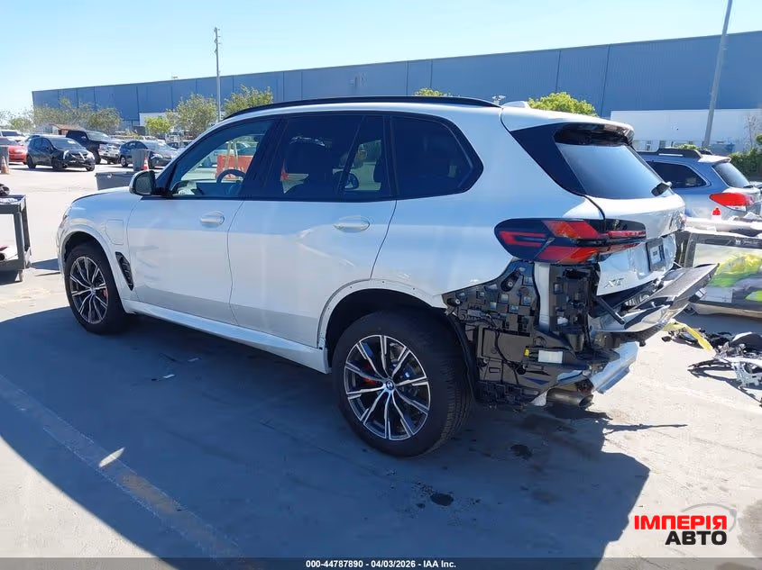 BMW X5 - фото 3