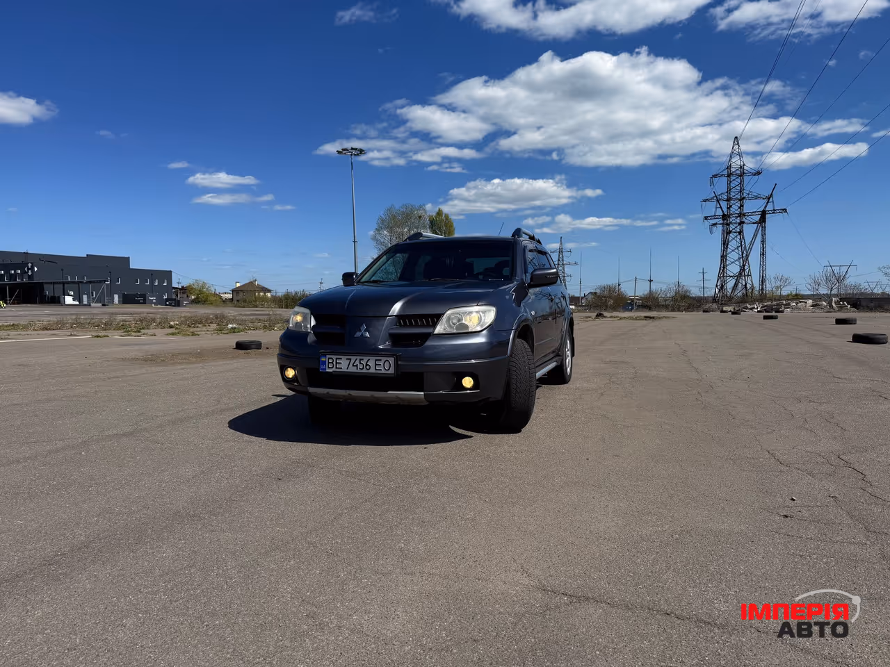 Mitsubishi Outlander - фото 1
