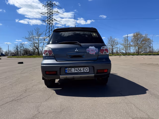 Mitsubishi Outlander - фото 4