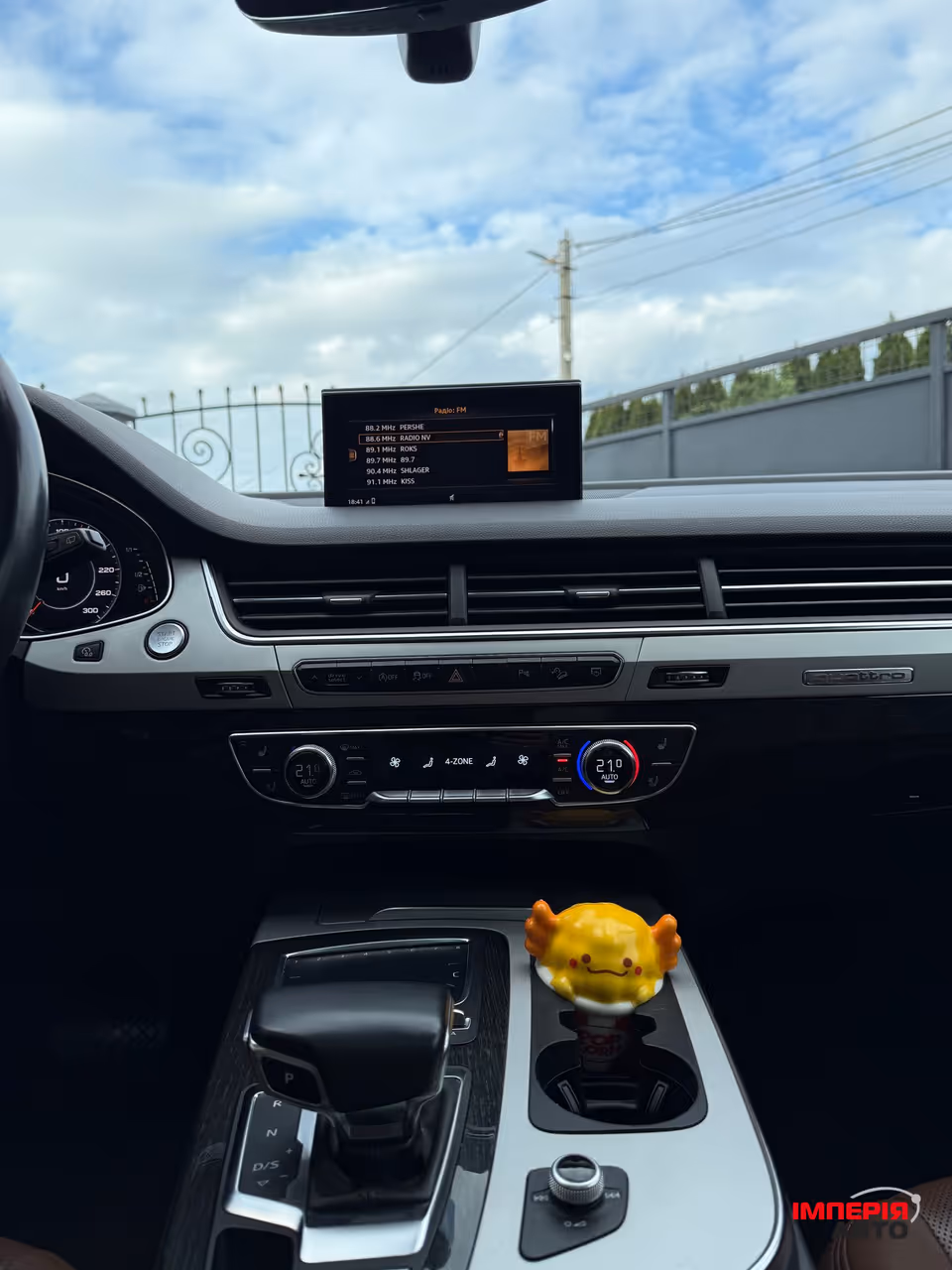 Audi Q7 - фото 15