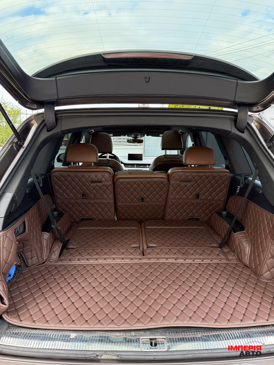 Audi Q7 - фото 10
