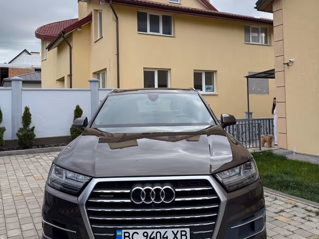 Audi Q7 - фото 1
