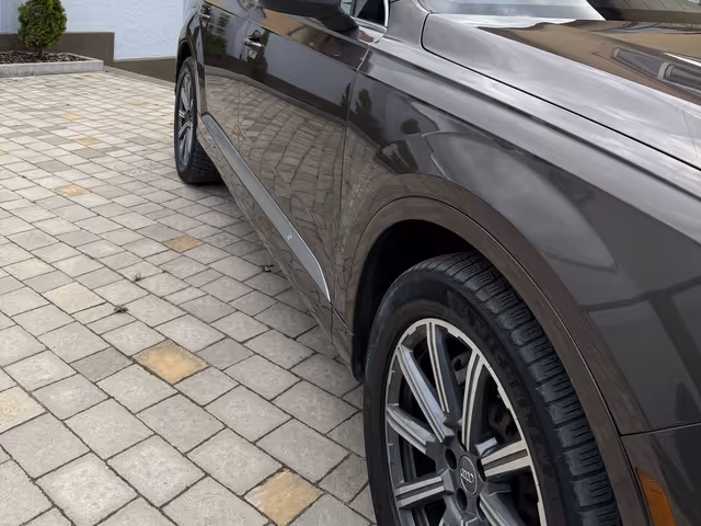 Audi Q7 - фото 5