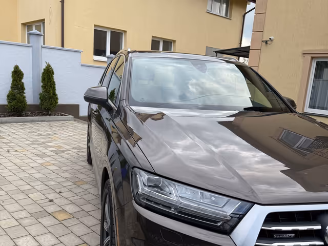 Audi Q7 - фото 4