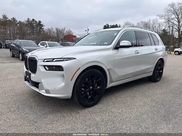 BMW X7 - фото 1
