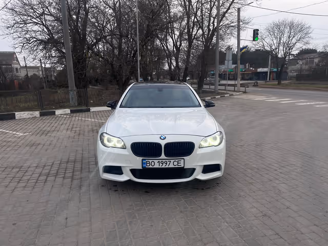 BMW 5 серії - фото 1