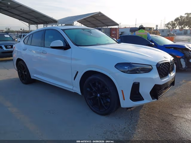 BMW X4 - фото 1