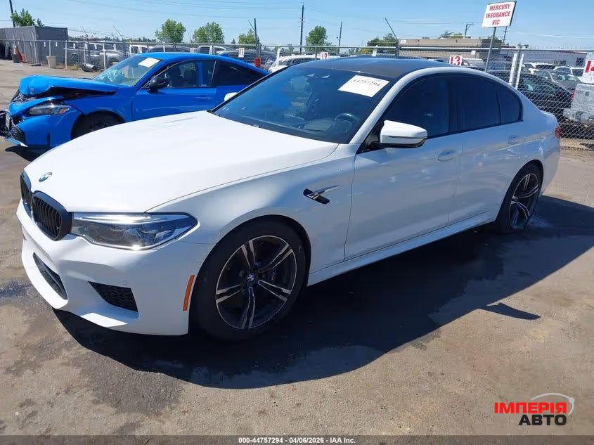 BMW M5 - фото 2