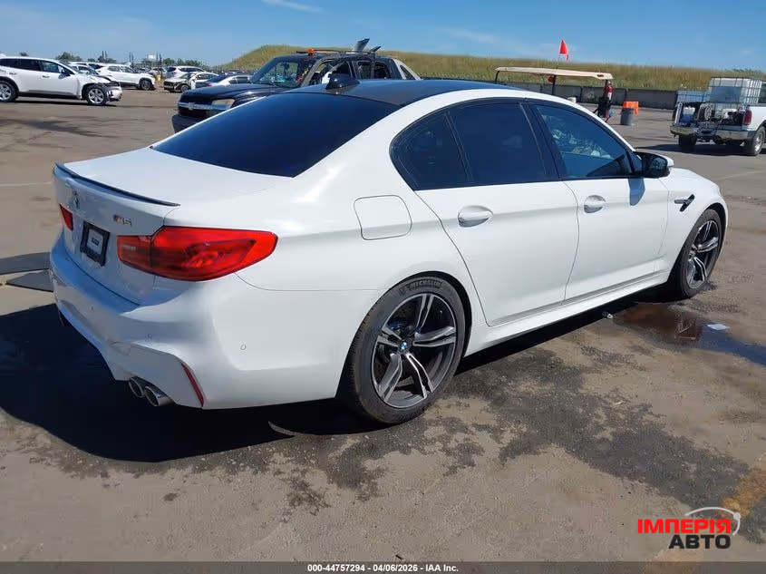 BMW M5 - фото 3