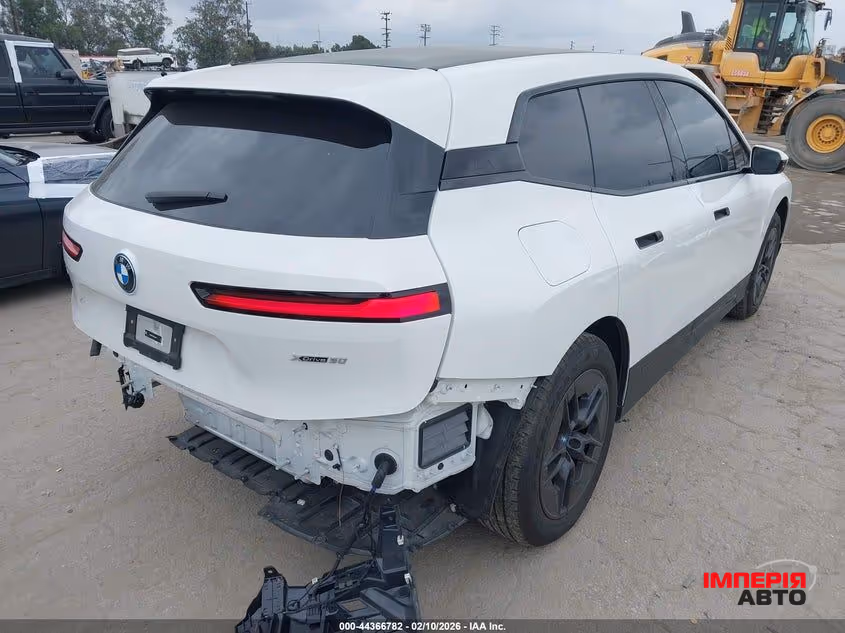 BMW iX - фото 2