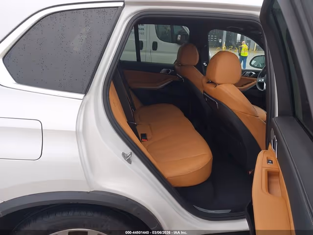 BMW X5 - фото 5