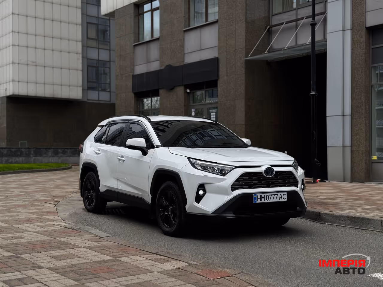 Toyota RAV4 - фото 2