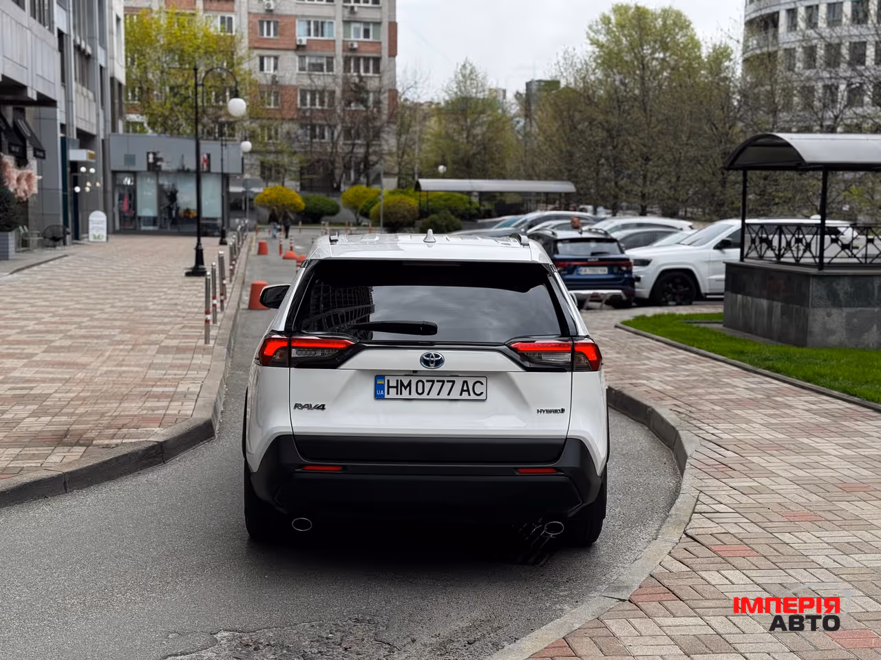 Toyota RAV4 - фото 4