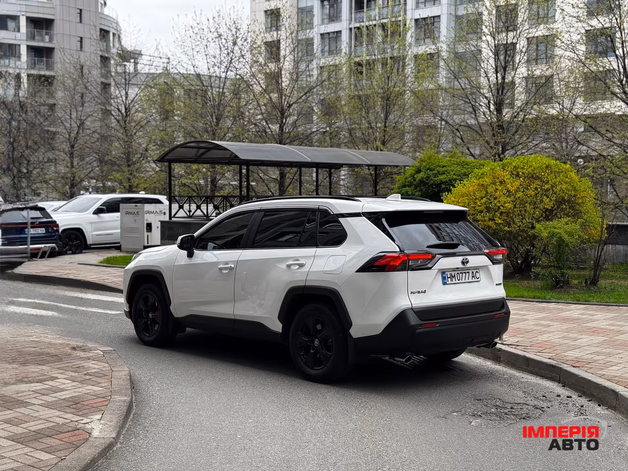Toyota RAV4 - фото 5