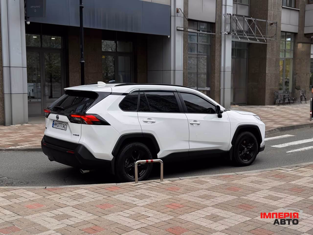 Toyota RAV4 - фото 3