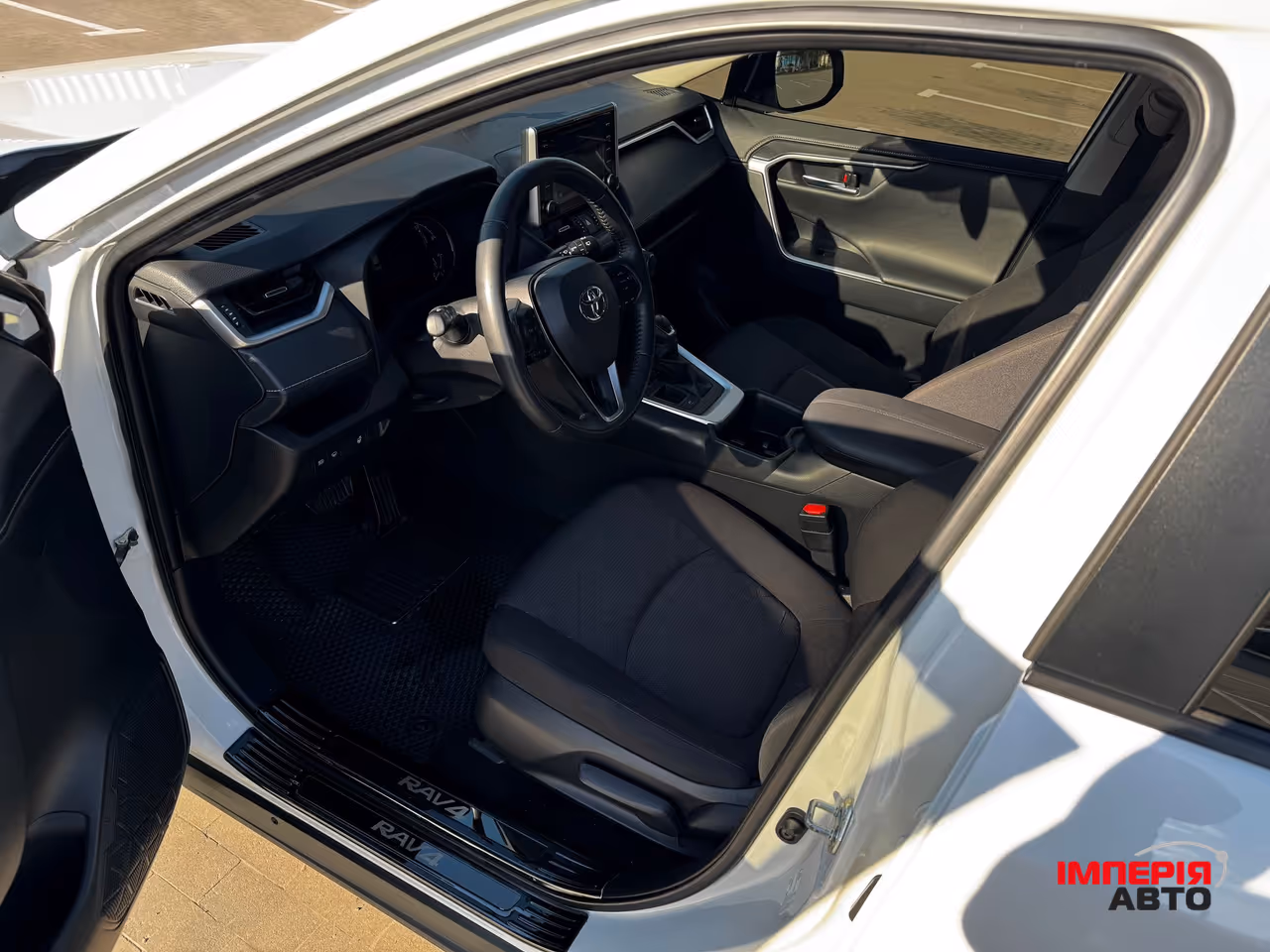 Toyota RAV4 - фото 9