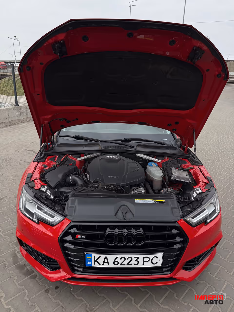 Audi A4 - фото 8