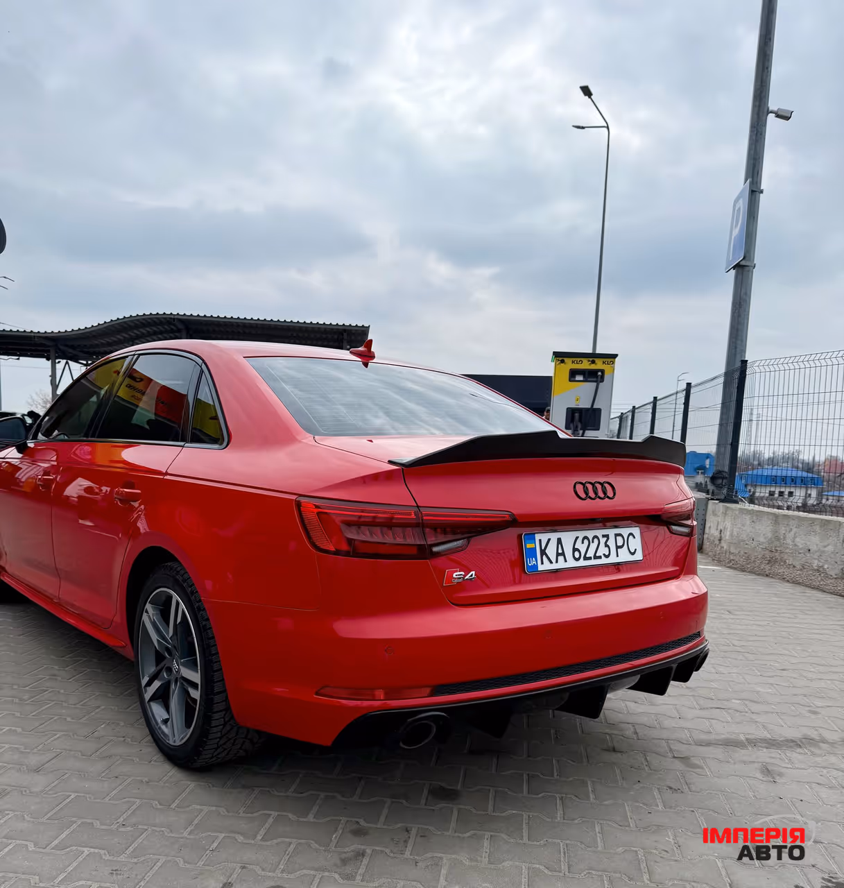Audi A4 - фото 11
