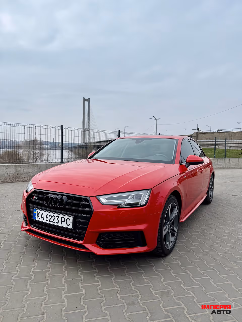 Audi A4 - фото 1