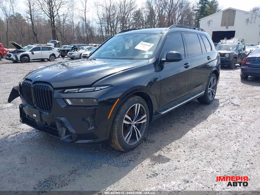 BMW X7 - фото 1