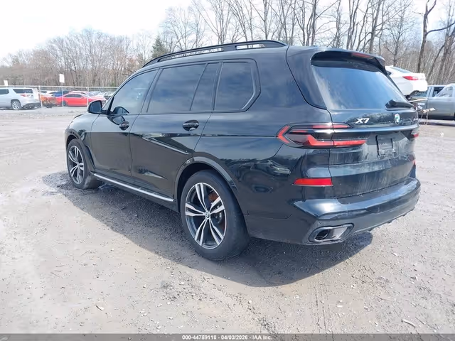 BMW X7 - фото 2